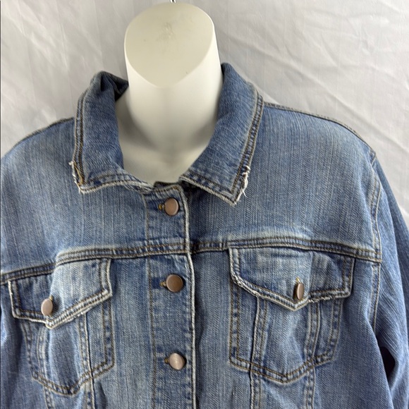 Blue Denim Jacket Cropped Torrid - Picture 5 of 9